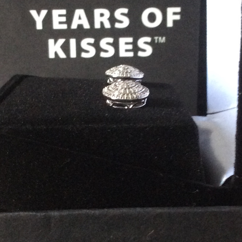 LAST ONE 💗 Kay Jewelers Diamond Earrings - Picture 3 of 5